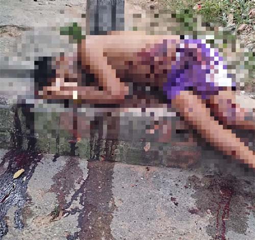 Jovem é morto a tiros no meio da rua em Maceió; imagens fortes