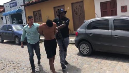 PC detém suspeito de matar idoso na frente da mãe de 90 anos em Marechal Deodoro