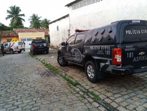 Homem é assassinado a golpes de faca na cabeça, em Messias