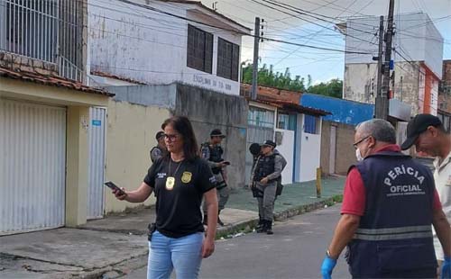 Polícia investiga morte de morador em situação de rua, assassinado no Feitosa