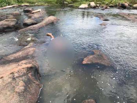 Jovem é esfaqueado e morre dentro de rio em São José da Laje