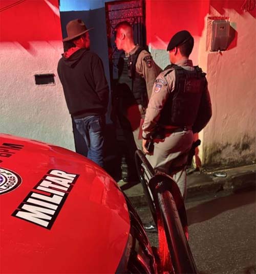 Execução em Maceió: Homem é alvejado dentro de residência