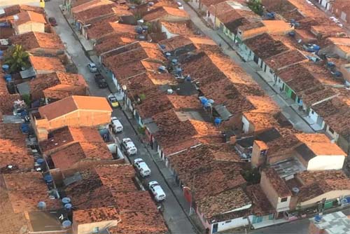 Mulher é executada com dois tiros na cabeça, em frente a posto de combustível, no Trapiche