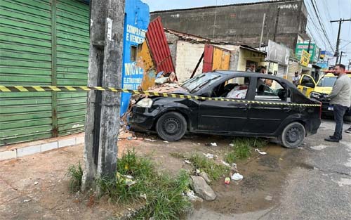 Motorista é baleado, perde o controle do carro e morre no Tabuleiro