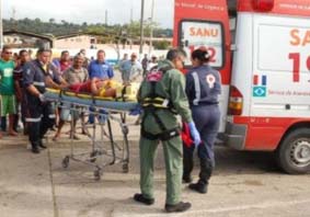 Jovem sofre golpe de facão após tentar espancar o avô de 75 anos