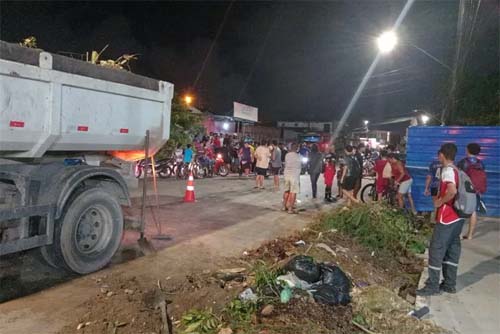 Homem é morto a tiros dentro de veículo na parte alta de Maceió