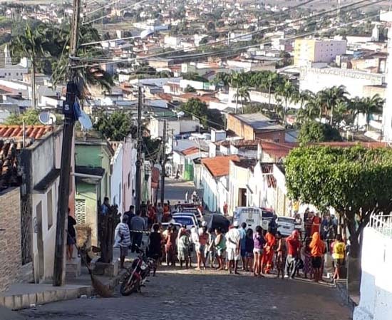 PM prende suspeito de matar homem a golpes de foice em Palmeira