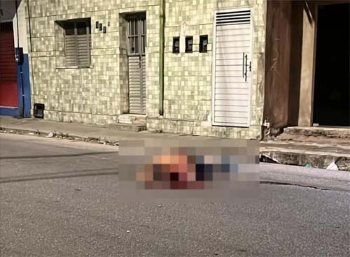 Homem é atingido por múltiplos disparos e morre no bairro Ponta Grossa em Maceió