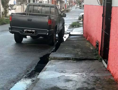 Jovem é perseguido e morto a facadas em via pública nesta terça, 16