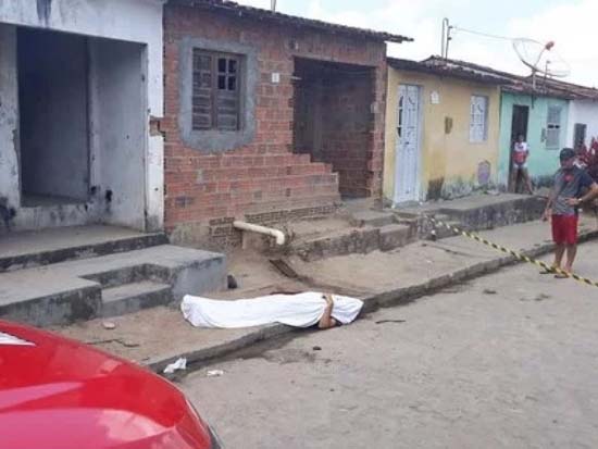 Jovem de Penedo é executado a tiros em São Sebastião dois meses após assassinato do pai