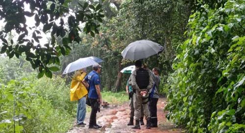 Corpos com marcas de tiros e algema são descobertos em estrada vicinal da Santa Amélia