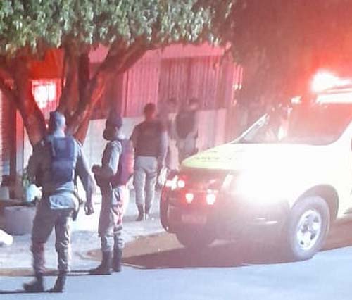 Atiradores executam homem em bar de Agreste; funcionária fica ferida