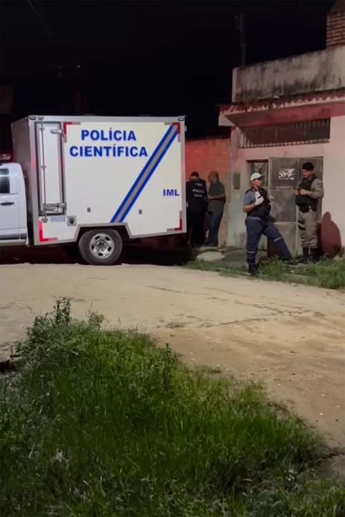 Vizinhos sentem falta de morador e acham corpo em residência