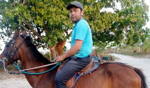 Cristovão Silva de Lima, um vaqueiro de 39 anos, foi morto com disparos de arma de fogo na zona rural de Cacimbinhas
