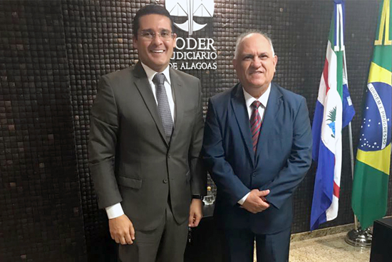 Otávio Praxedes recebe secretário de Saúde para tratar de judicialização