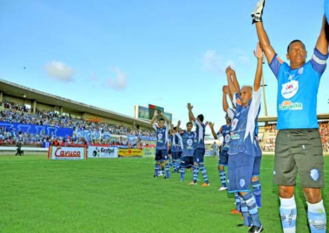 CSA vence o Penedense por 2x0 e fica mais próximo da classificação