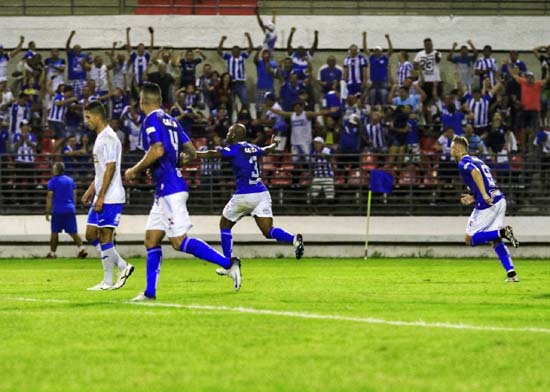 Leandro Souza marca no fim, CSA bate o São Bento e segue como vice-líder
