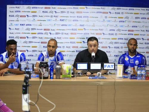 CSA apresenta Jean Kleber, Alecsandro e Alan Costa para sequência da temporada