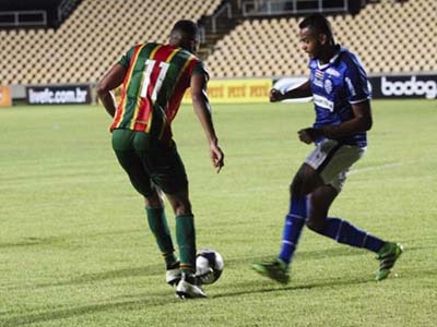 CSA mantém tabu, vence o Sampaio por 3x0 e dorme líder do Grupo B do Nordestão