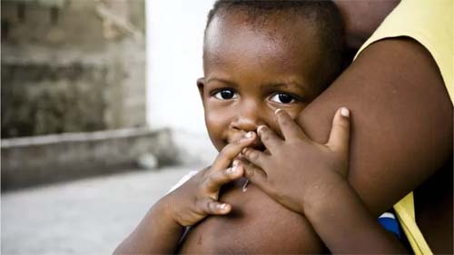 'Sou cuidadora e não tenho quem cuide dos meus filhos': 3 milhões de crianças não têm vaga no ensino infantil