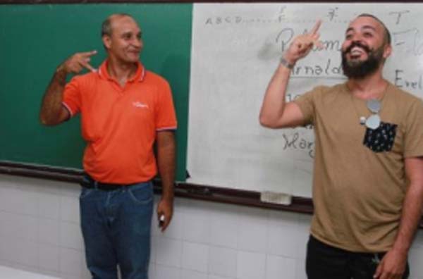 Educação oferece duzentas vagas para curso gratuito de Libras nesta quinta (16)