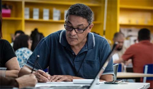 Seduc oferece 575 vagas em curso de especialização em Gestão Escolar para profissionais da rede estadual