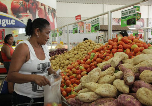 Custo de vida mais caro sufoca aumento do salário mínimo em Maceió