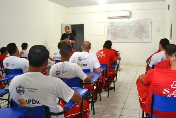 Cerca de 550 custodiados farão o exame para a conclusão do ensino básico em Alagoas