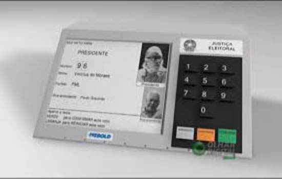 Eleições 2018: dados de eleitores e candidatos começam a ser inseridos nas urnas eletrônicas