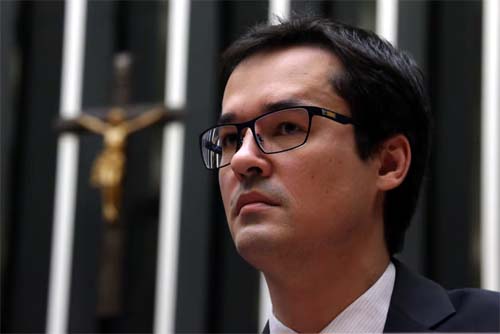 Lula se colocou Lula se colocou ao lado do PCC e contra nstituições diz Dallagnol