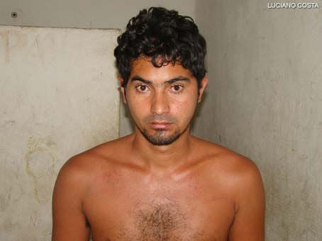 Homem bate na mulher, dá soco em filha de 11 meses e é amarrado por vizinhos