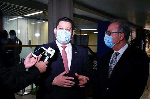 Fim do impasse sobre risco hidrológico deve destravar mercado de energia, avalia Davi Alcolumbre