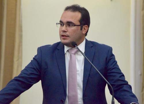 Davi Maia defende privatização da Casal e critica manifestantes