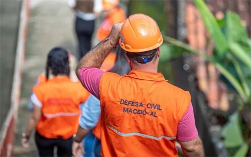 Alerta de chuva: Defesa Civil aumenta equipes de plantão neste final de semana