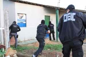 Foragido acusado de homicídio é preso pela Deic em Teotônio Vilela