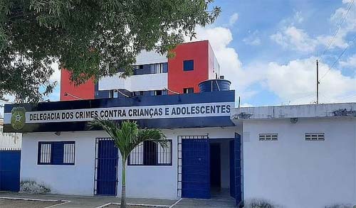 Mãe queimou nádegas de filho após ele dizer que é homossexual