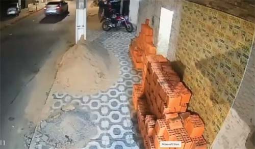 Delegacia de Homicídios Divulga Imagens de Suspeitos de Assassinato na Parte Alta de Maceió