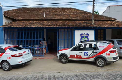 PC prende casal acusado de maus tratos contra filhos adotivos em Marechal Deodoro