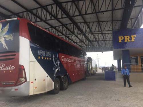 Cinco homens são presos por crimes distintos nas BRs 101 e 316