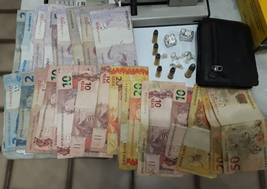 Operação Policial resulta no estouro de uma boca de fumo em Delmiro Gouveia.