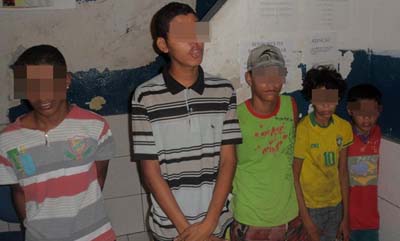 Menores invadem mercearia, furtam mercadorias e levam moto em Delmiro Gouveia