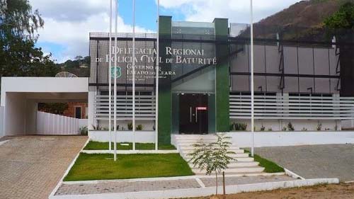 Casal é assassinado a tiros e bebê é baleado de raspão em Baturité