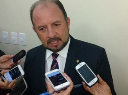 Assembleia Legislativa de AL muda nome do estádio do Rei Pelé para Rainha Marta