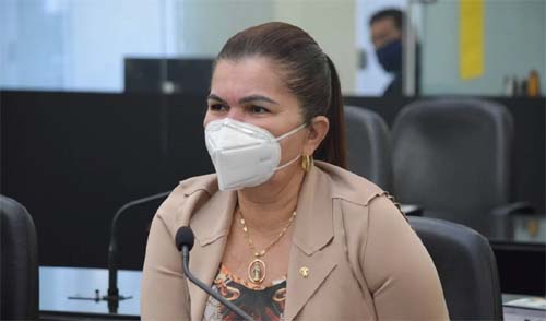Servidores que não devolverem dinheiro do auxílio emergencial serão demitidos, diz deputada alagoana