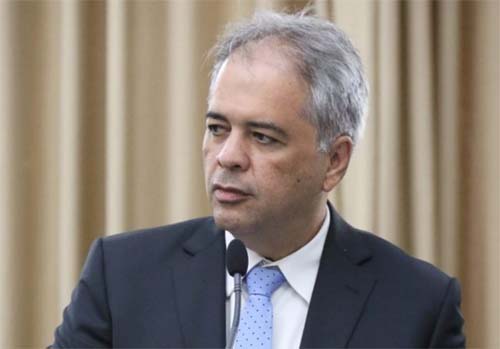 Silvio Camelo celebra crescimento de 13,4% de carteiras assinadas em Alagoas