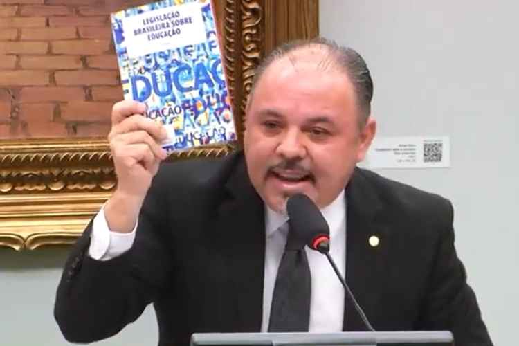 Escola sem Partido segue para votação na próxima quinta-feira (29)