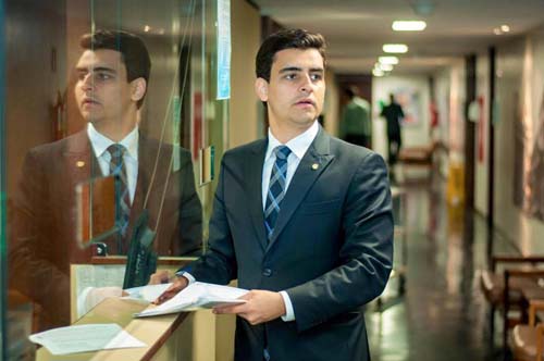 Pesquisa com erros dá liderança de votos para JHC em 2020