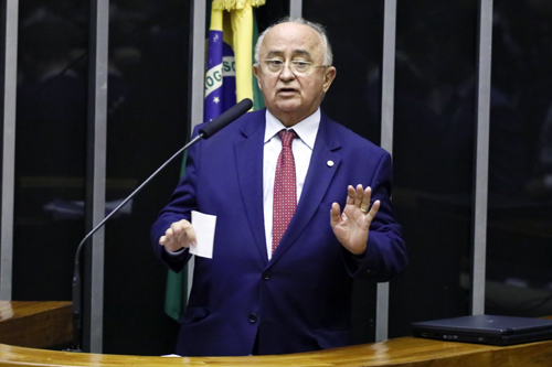 Comissão especial aprova PEC que aumenta repasses para os municípios