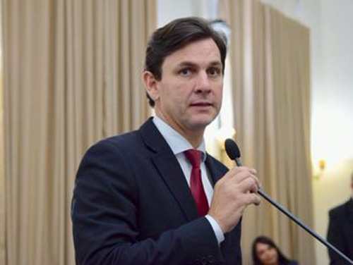 Educação em AL: deputado vê “distância” entre o Executivo e Legislativo