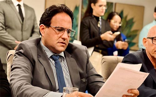 Aprovado projeto que assegura gratuidade em taxas e tarifas na renovação e 2ª via da CNH para maiores de 60 anos